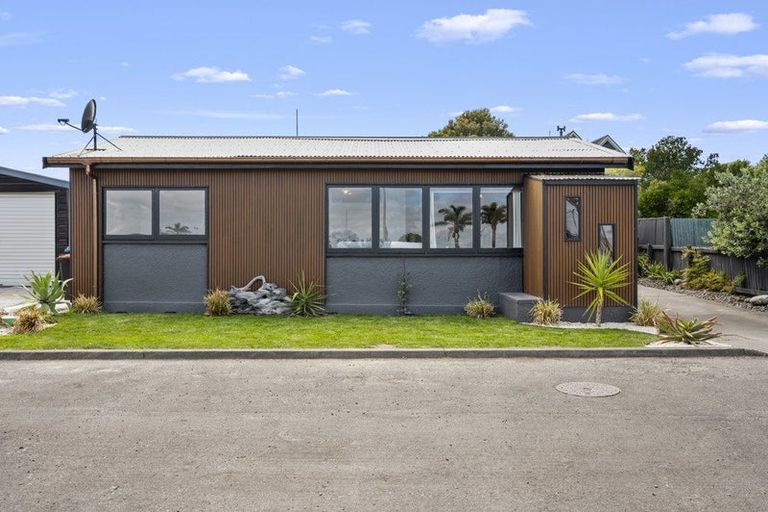 Photo of property in 35 Pukeko Place, Westshore, Napier, 4110