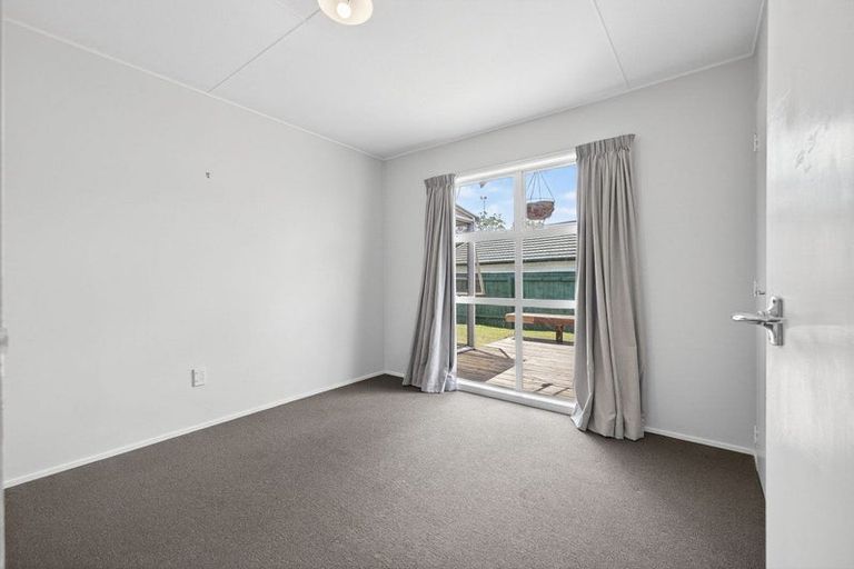 Photo of property in 4 Rhodes Drive, Kelvin Grove, Palmerston North, 4414