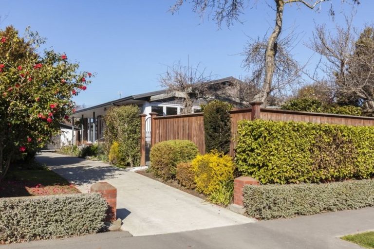 Photo of property in 14 Oakfield Street, Burnside, Christchurch, 8053