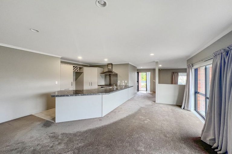 Photo of property in 22 Percy Kinsman Crescent, Riverstone Terraces, Upper Hutt, 5018