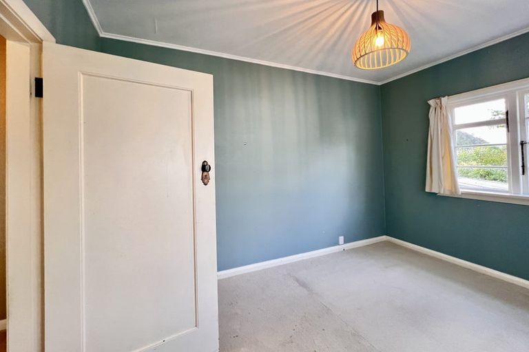 Photo of property in 370 Karori Road, Karori, Wellington, 6012