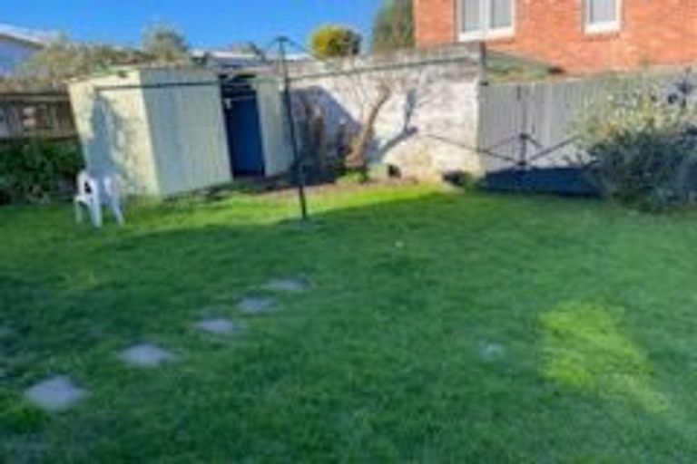 Photo of property in 2/32 Kapuka Road, Mangere Bridge, Auckland, 2022