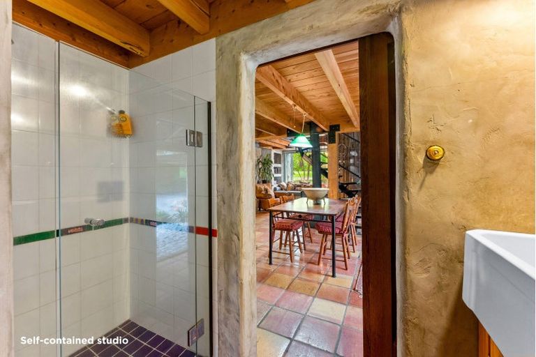 Photo of property in 42 Dysart Lane, Kumeu, 0891