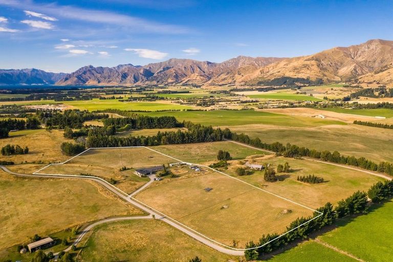 Photo of property in 197 Loess Lane, Hawea Flat, Wanaka, 9382