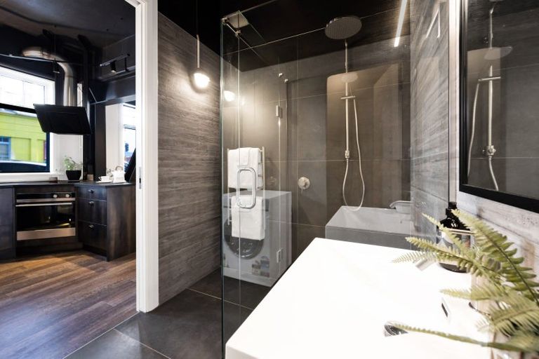 Photo of property in 127 Saint Aubyn Street, New Plymouth, 4310