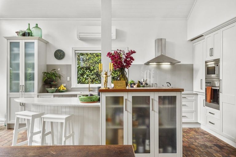 Photo of property in 49b Roland Road, Greenhithe, Auckland, 0632