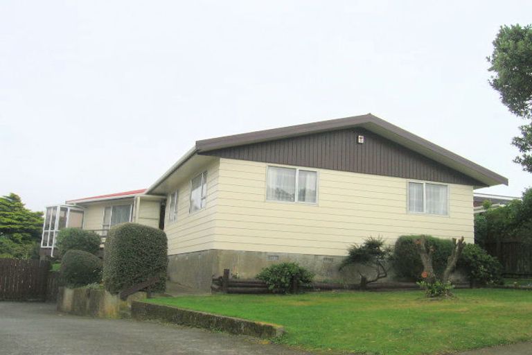 Photo of property in 154 Conclusion Street, Ascot Park, Porirua, 5024