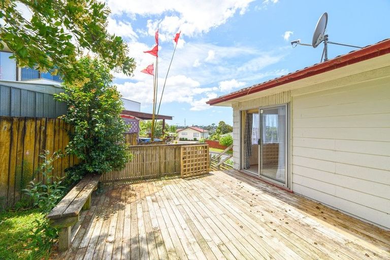 Photo of property in 61 Reynella Drive, Massey, Auckland, 0614