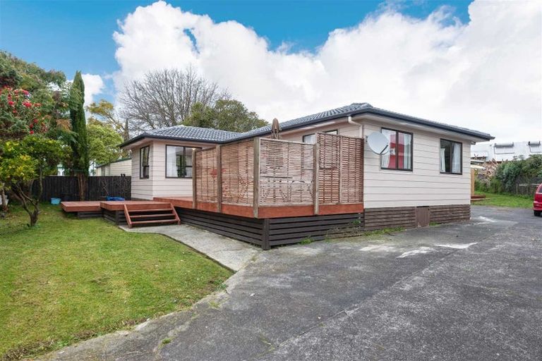 Photo of property in 23 Armada Drive, Ranui, Auckland, 0612