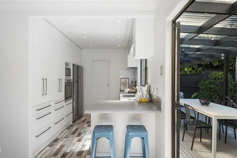 Photo of property in 8 Bellcroft Place, Belmont, Auckland, 0622