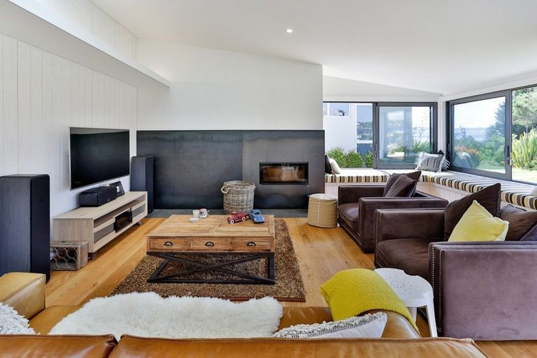 Photo of property in 6 Kuiwai Drive, Rainbow Point, Taupo, 3330