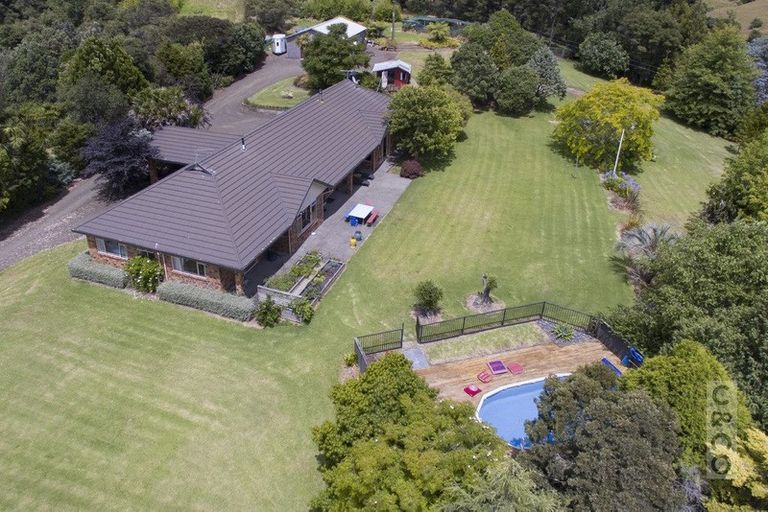 Photo of property in 216 Mcpike Road, Waimauku, 0883