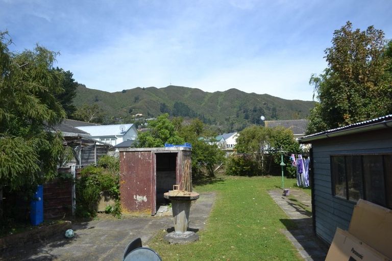 Photo of property in 44 Shearer Crescent, Naenae, Lower Hutt, 5011