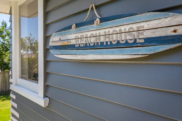 Photo of property in 7a Hona Street, Waikanae Beach, Waikanae, 5036