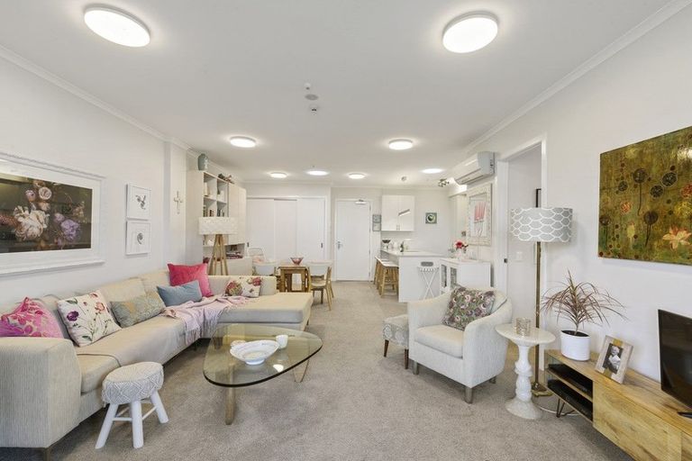 Photo of property in 168 Eaves Bush Parade, Orewa, 0931