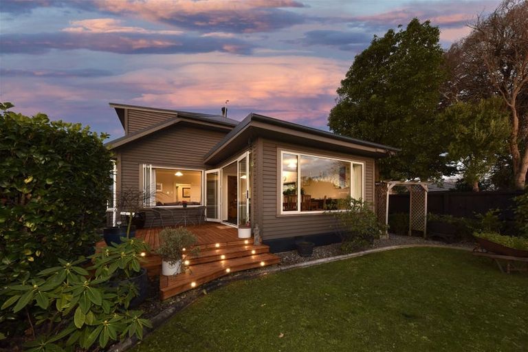 Photo of property in 104 Condell Avenue, Papanui, Christchurch, 8053