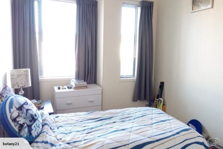 Photo of property in 129/2 Armoy Drive, East Tamaki, Auckland, 2016