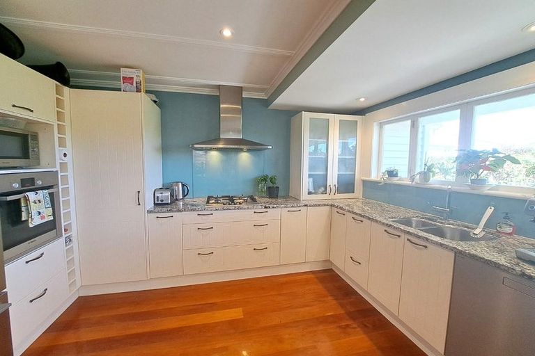 Photo of property in 23 Cowper Street, Devonport, Auckland, 0624