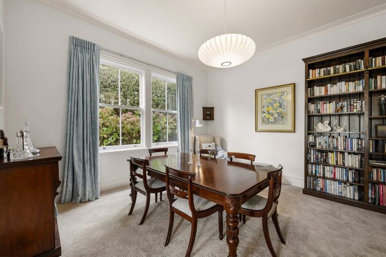 Photo of property in 33 Grove Road, Kelburn, Wellington, 6012