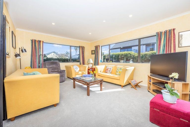 Photo of property in 22 Cranbrook Place, Rototuna North, Hamilton, 3210