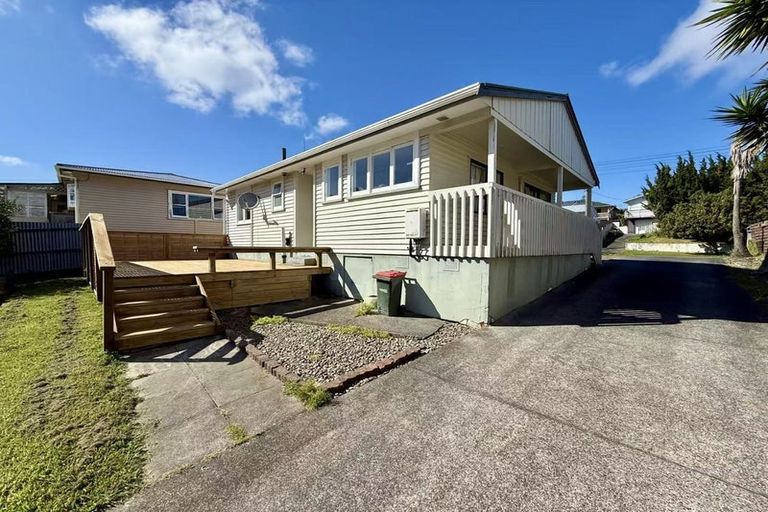 Photo of property in 23 Lauderdale Road, Birkdale, Auckland, 0626