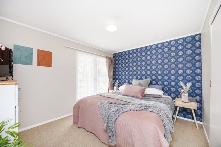 Photo of property in 2 Escort Grove, Awapuni, Palmerston North, 4412