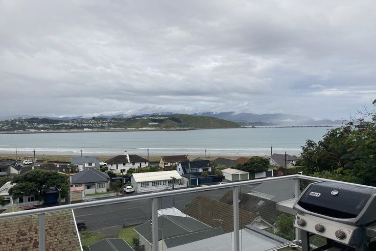 Photo of property in 216d Sutherland Road, Lyall Bay, Wellington, 6022