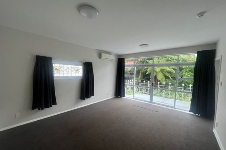 Photo of property in 4a Easdale Street, Kelburn, Wellington, 6012