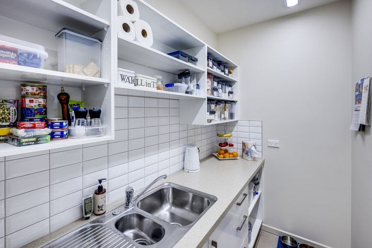 Photo of property in 19 Kapiti Drive, Poraiti, Napier, 4112