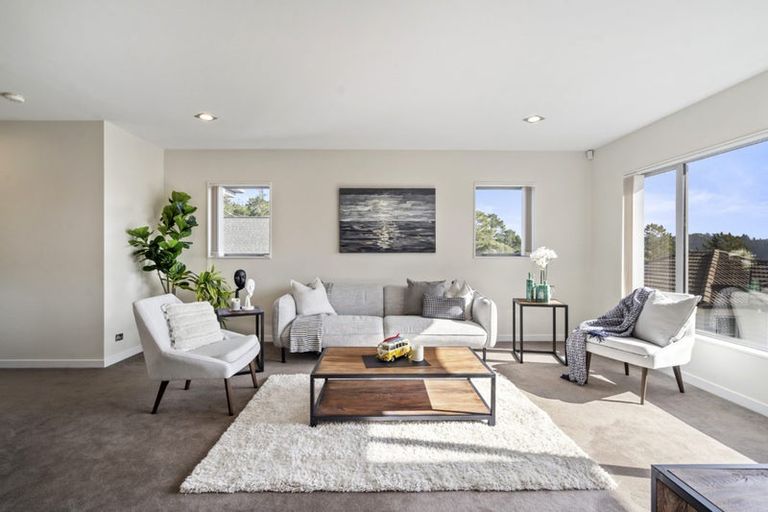 Photo of property in 13 Pin Oak Drive, Schnapper Rock, Auckland, 0632