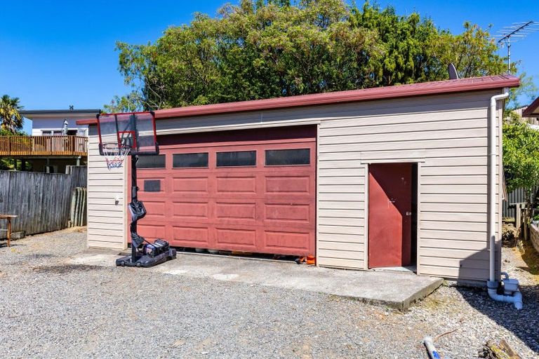 Photo of property in 1 Whitby Close, Waikawa, Picton, 7220