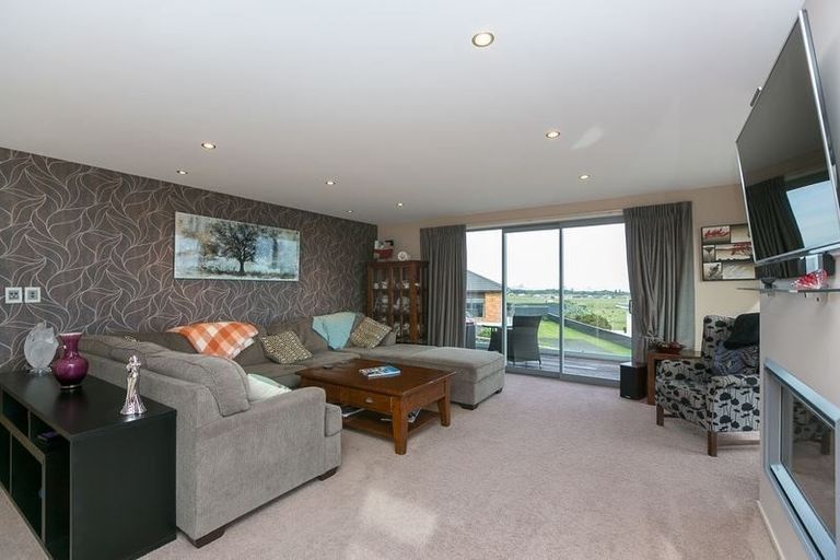 Photo of property in 3 Sunset Street, Bell Block, New Plymouth, 4312