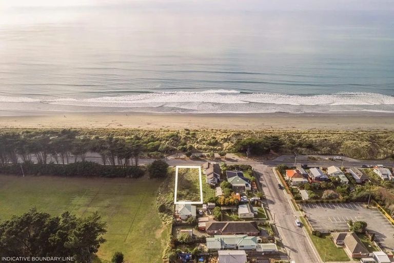 Photo of property in 2/142 Marine Parade, New Brighton, Christchurch, 8083