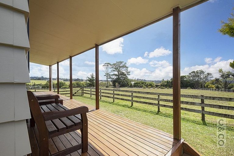 Photo of property in 118 Cottle Road, Taupaki, Henderson, 0782