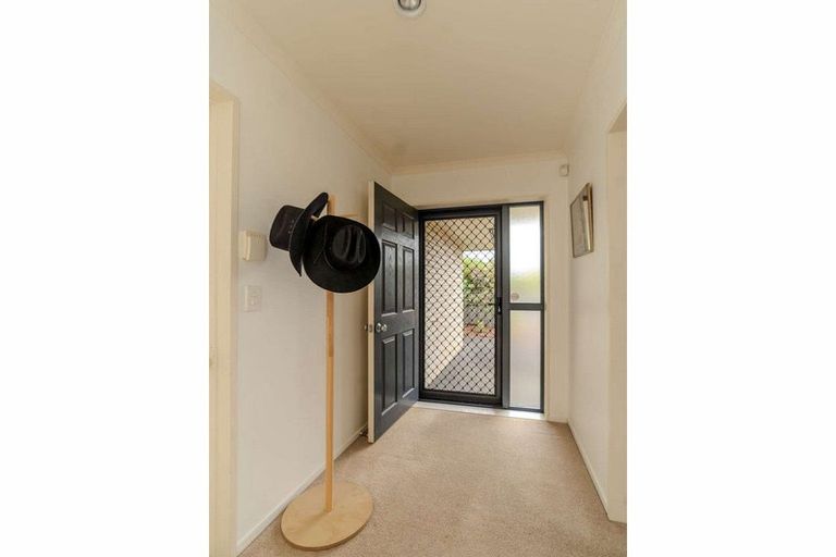 Photo of property in 11 Oakridge Drive, Kerikeri, 0230