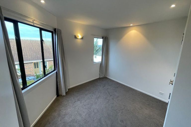Photo of property in 1/41 High Road, Glenfield, Auckland, 0629