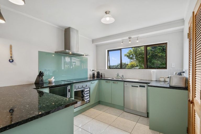 Photo of property in 1069 Scenic Drive North, Swanson, Auckland, 0816