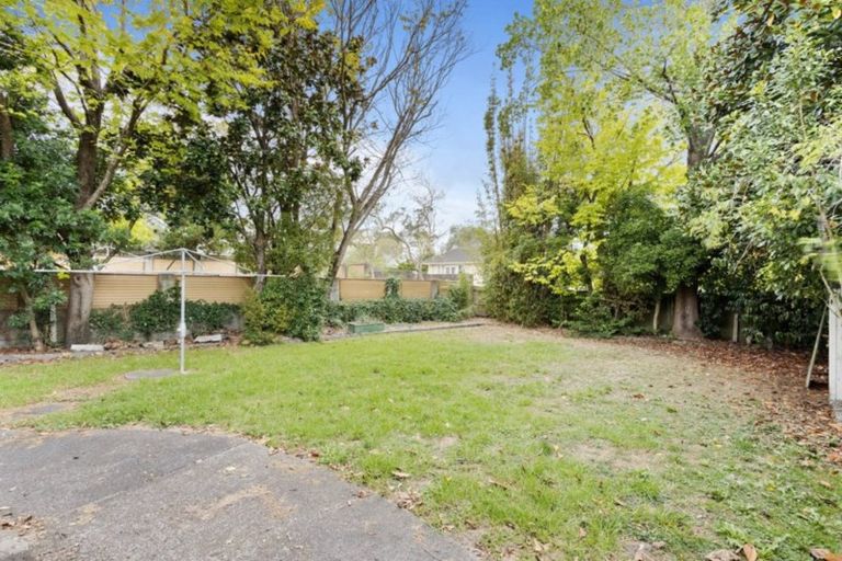 Photo of property in 11 Stephen Avenue, Henderson, Auckland, 0610