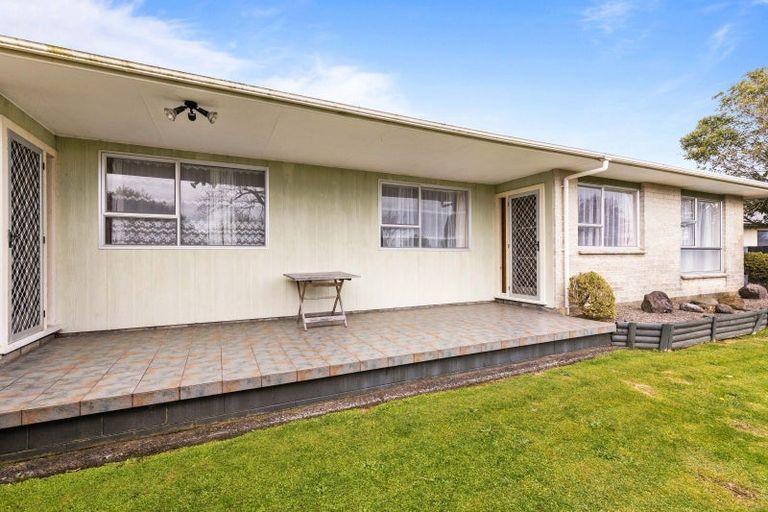 Photo of property in 10 Leon Place, Waitara, 4320