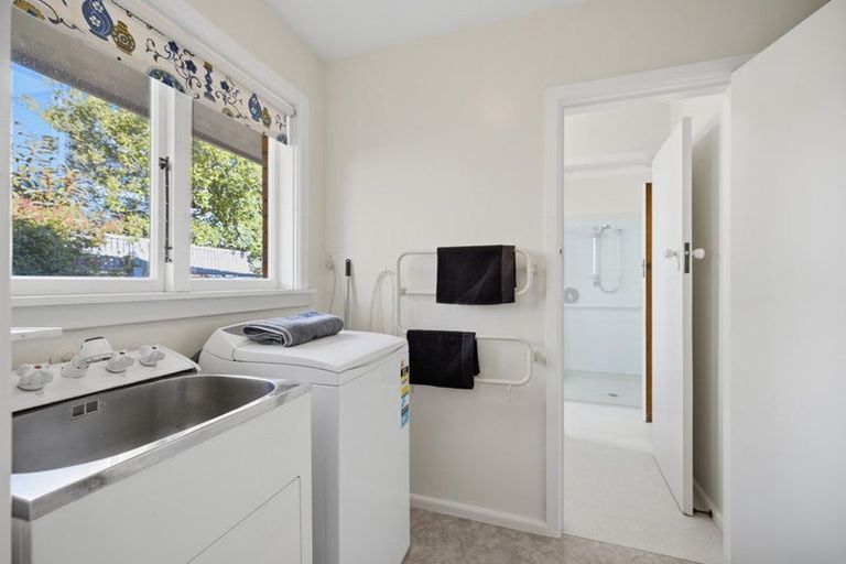 Photo of property in 20 Landsdowne Terrace, Cashmere, Christchurch, 8022