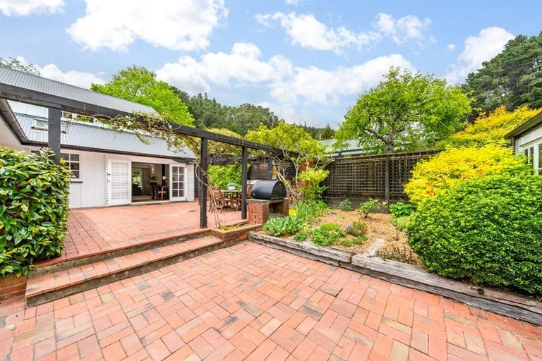 Photo of property in 88 Pinehaven Road, Pinehaven, Upper Hutt, 5019