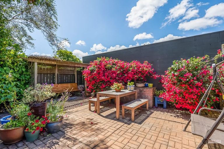 Photo of property in 25 Copeland Street, Hutt Central, Lower Hutt, 5011