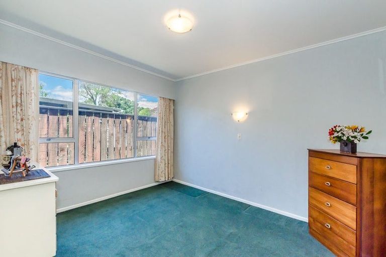 Photo of property in 15 Park Avenue, Waikanae, 5036
