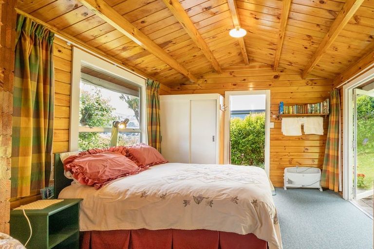 Photo of property in 46 Bayview Crescent, Duvauchelle, 7581