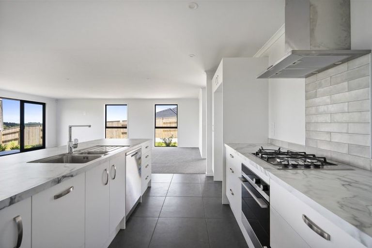 Photo of property in 154b Pacific Drive, Fitzherbert, Palmerston North, 4410