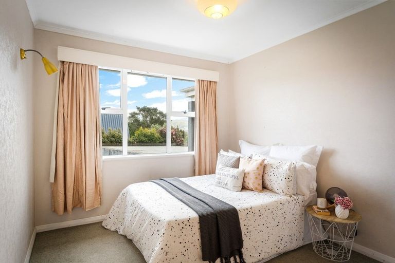 Photo of property in 124 Helston Road, Paparangi, Wellington, 6037