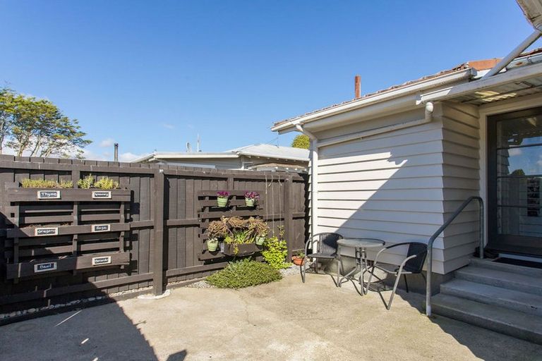 Photo of property in 66 Smith Street, Woolston, Christchurch, 8062