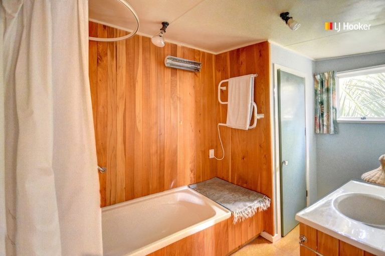 Photo of property in 8 Dickson Street, Macandrew Bay, Dunedin, 9014