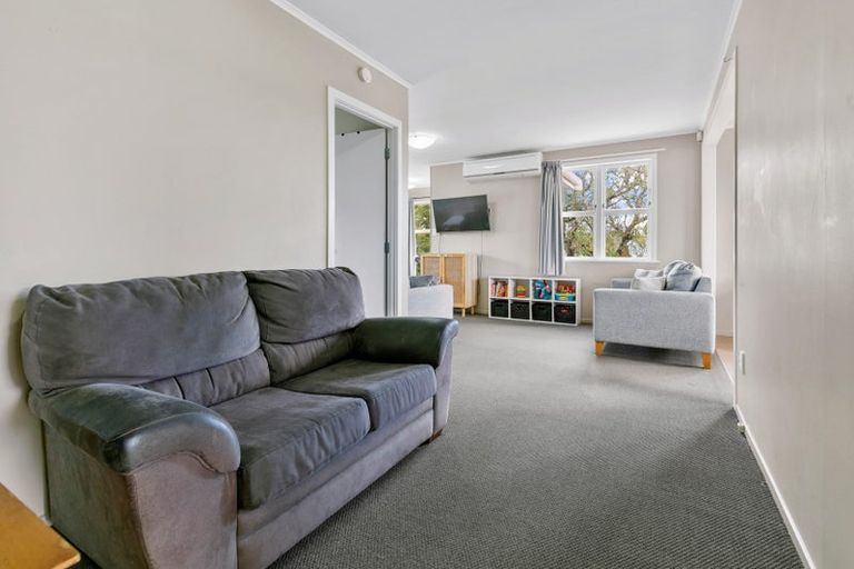 Photo of property in 14 Riverpark Crescent, Henderson, Auckland, 0610