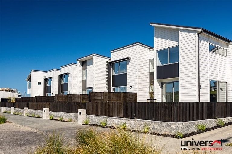 Photo of property in 127 Glenvar Ridge Road, Long Bay, Auckland, 0630